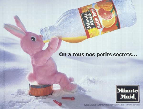 Lapin Duracell buvant du Minute Maid