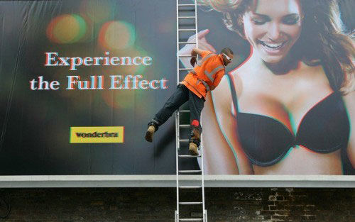 wonderbra street marketing