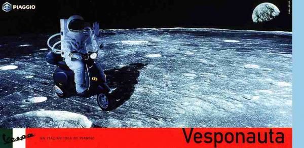 publicité homme sur la Lune Vespa