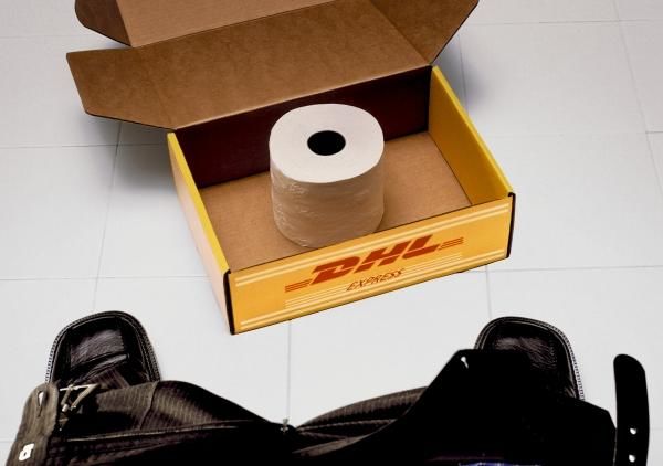 Publicité toilettes : DHL