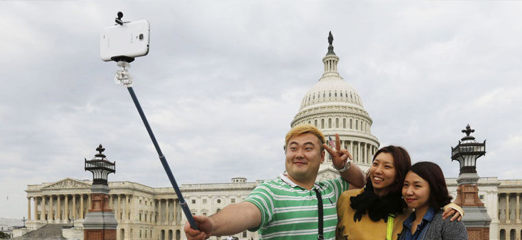 Selfie stick : ce bout de métal pour narcissiques au bras court